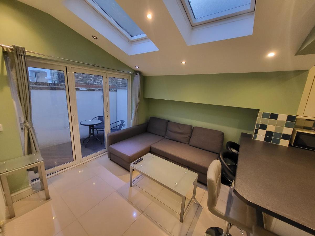 Large 4 Bedroom House In Апартаменты *