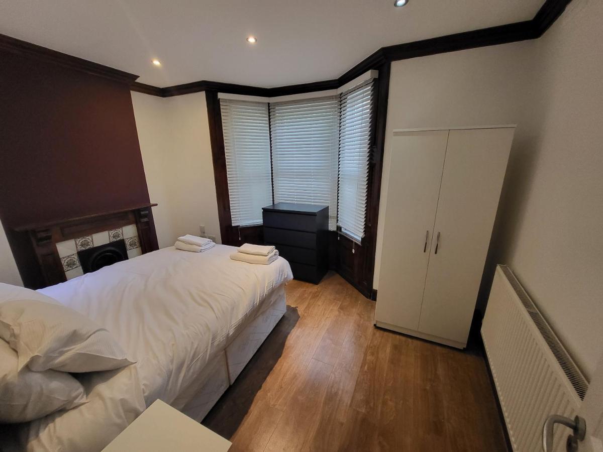 Апартаменты Large 4 Bedroom House In *
