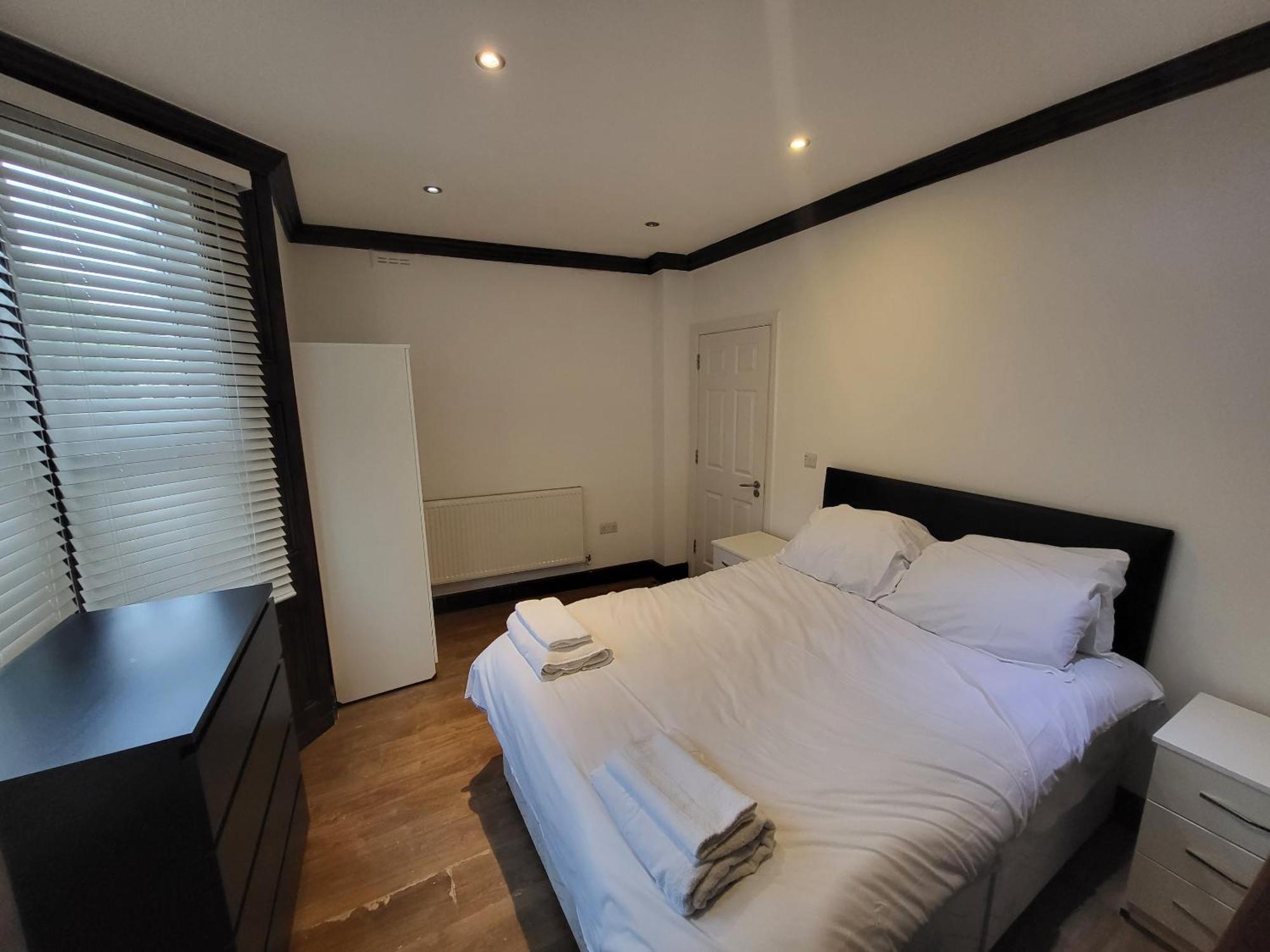Large 4 Bedroom House In Лондон